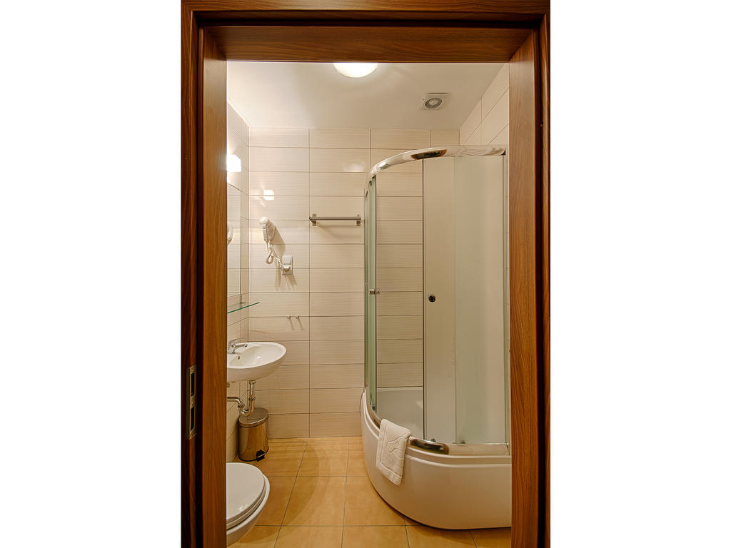 Hotel Yarden By Artery Hotels Krakow Room photo